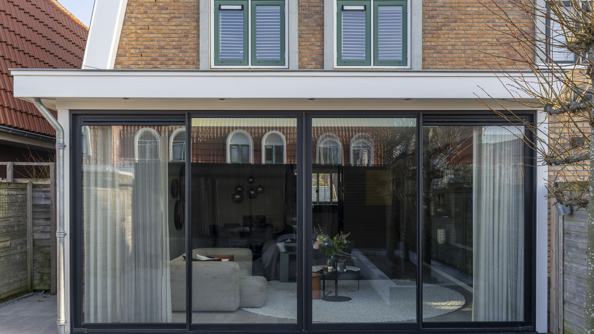 Lessenaar in aanbouw in Capelle aan de IJssel