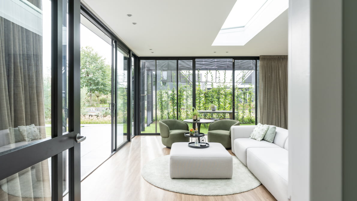 Lessenaar in aanbouw in Rhoon